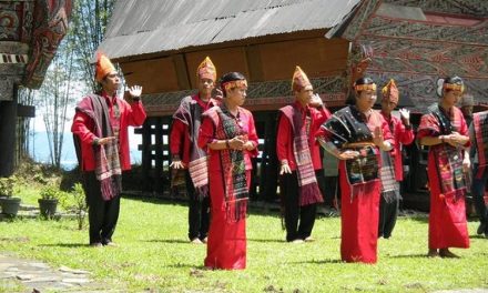 Budaya Batak Dalam Sebuah Manortor Atau Tarian