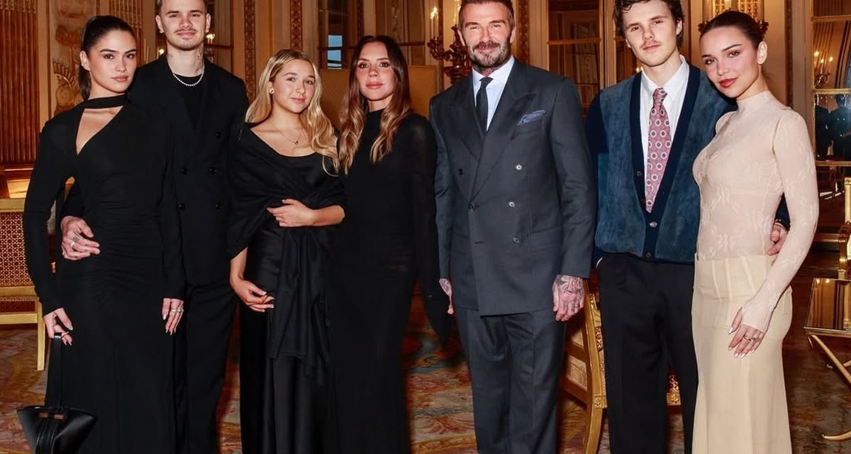 Beckham Family: Kompak Serba Hitam Di Hari Bersejarah Victoria