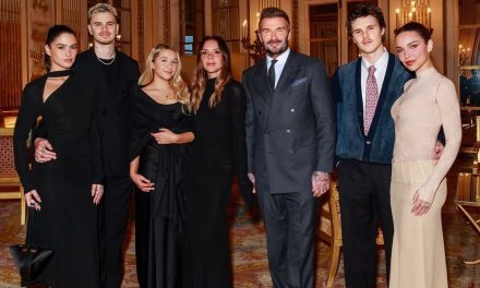 Beckham Family: Kompak Serba Hitam Di Hari Bersejarah Victoria