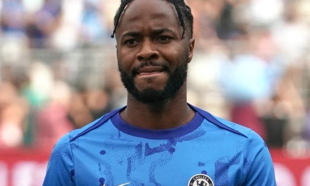 Sterling Resmi “Bercerai” Dengan Chelsea Usai Putus Kontrak