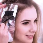 Gaya Rambut Menggunakan Sebuah Pewarna Yang Aman