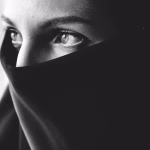 Aturan Ihram: Mengapa Cadar Harus Di Lepas?