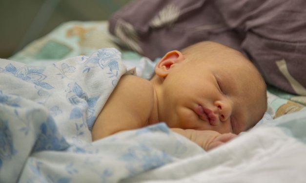 Mengenal Penyebab Bayi Kuning Secara Singkat