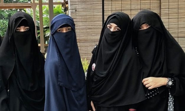 Larangan Cadar Saat Umroh: Ini Alasan Di Baliknya