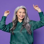 Tips Padu Padan Outfit Rambut Beruban