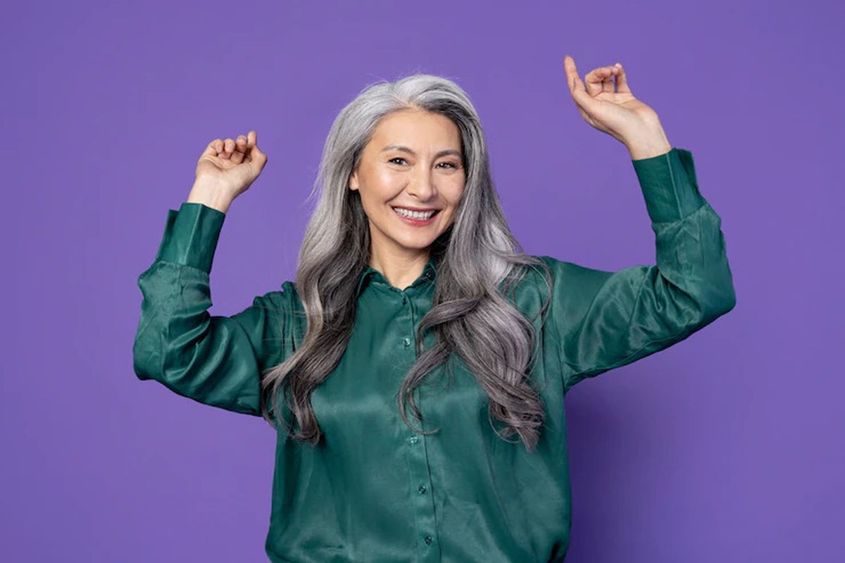 Tips Padu Padan Outfit Rambut Beruban