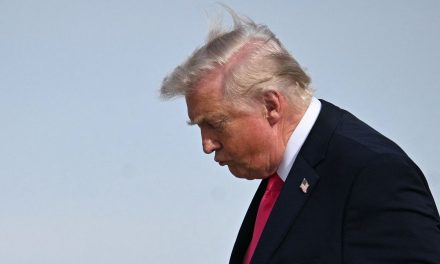 Trump: Percaya Blokade Pelabuhan Bisa Matikan Ekonomi Iran