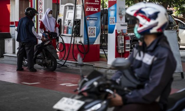 BBM Mahal, Tapi Kok Motor Listrik Masih Sepi Peminat?