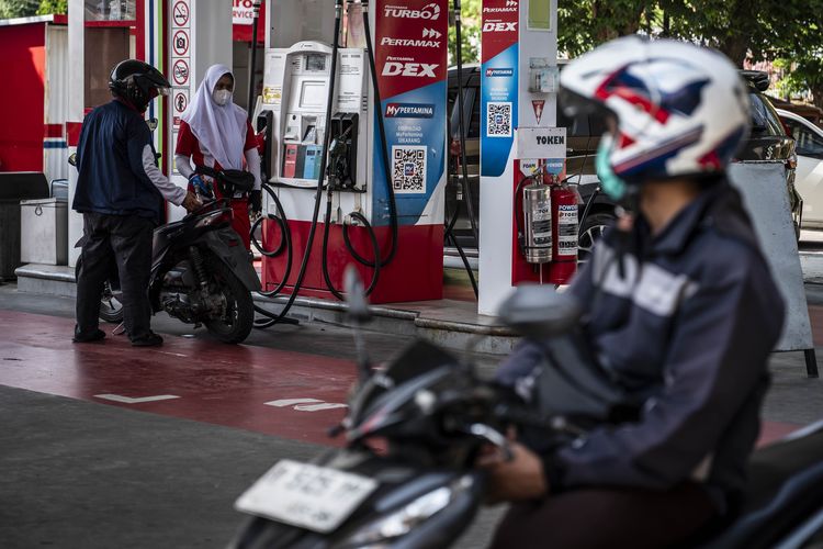 BBM Mahal, Tapi Kok Motor Listrik Masih Sepi Peminat?