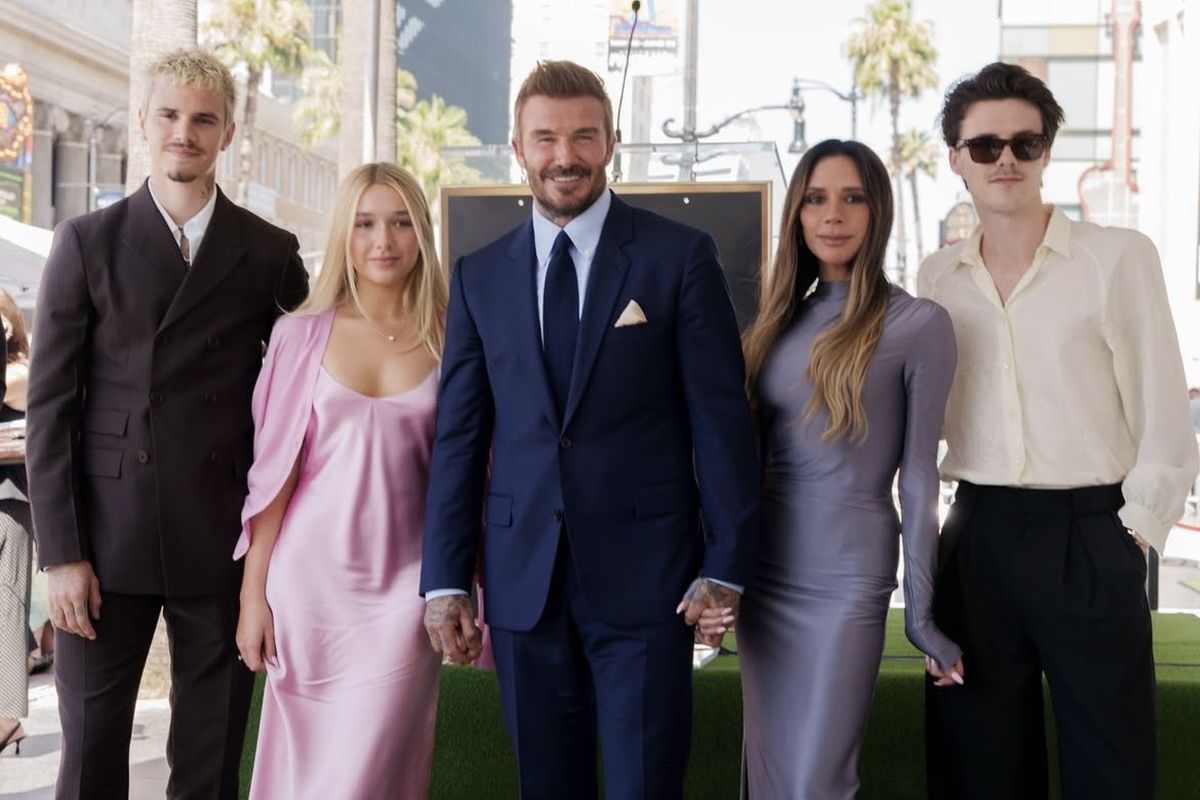 Gaya Lilac Anggun Victoria Beckham Di Walk Of Fame Sang Suami