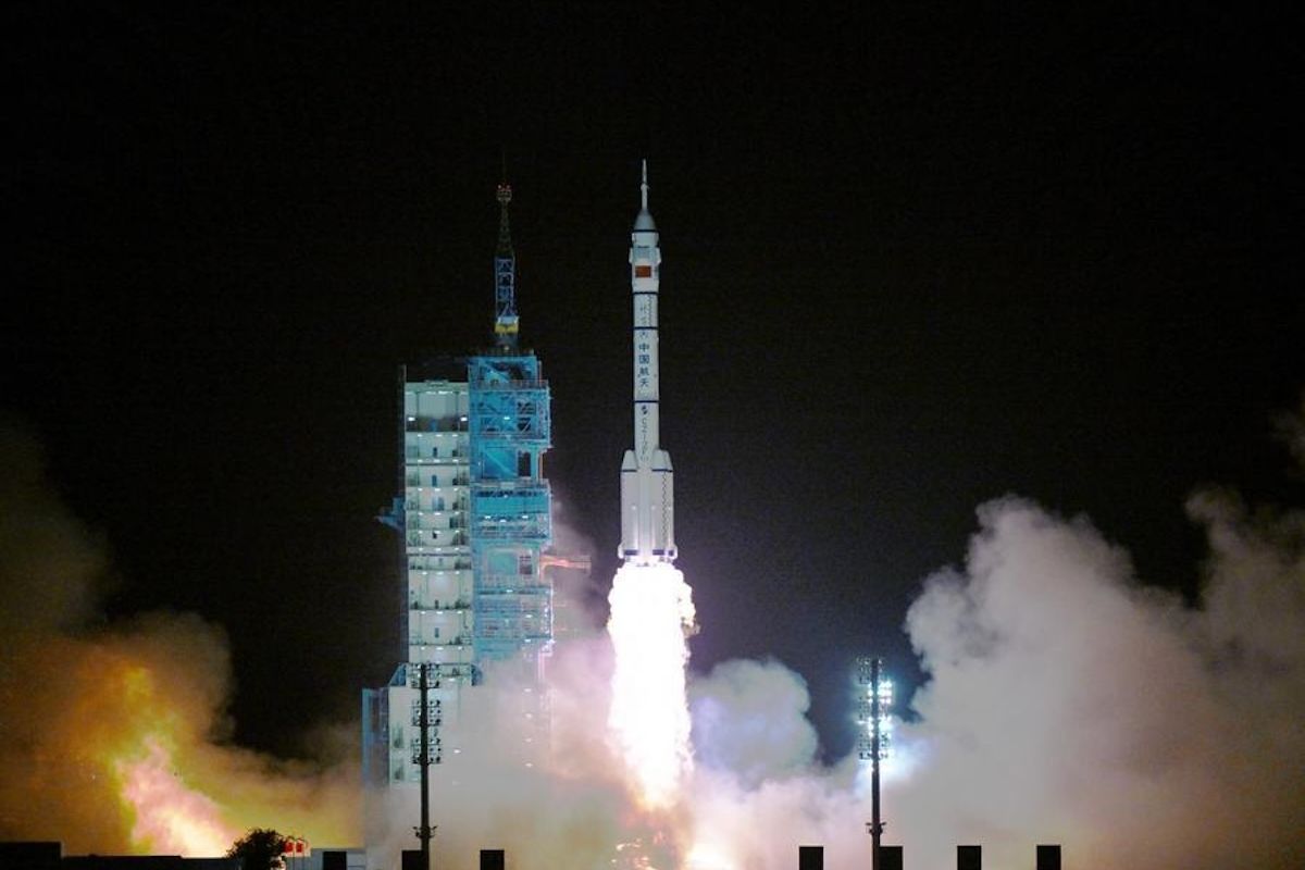Ngeri! China Kini Punya Pabrik Bisa Cetak 300 Satelit Setahun