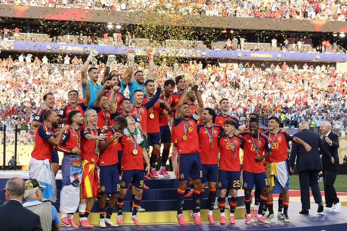 Piala Dunia 26: Spanyol Sengat Lawan, Nyaris Sempurna