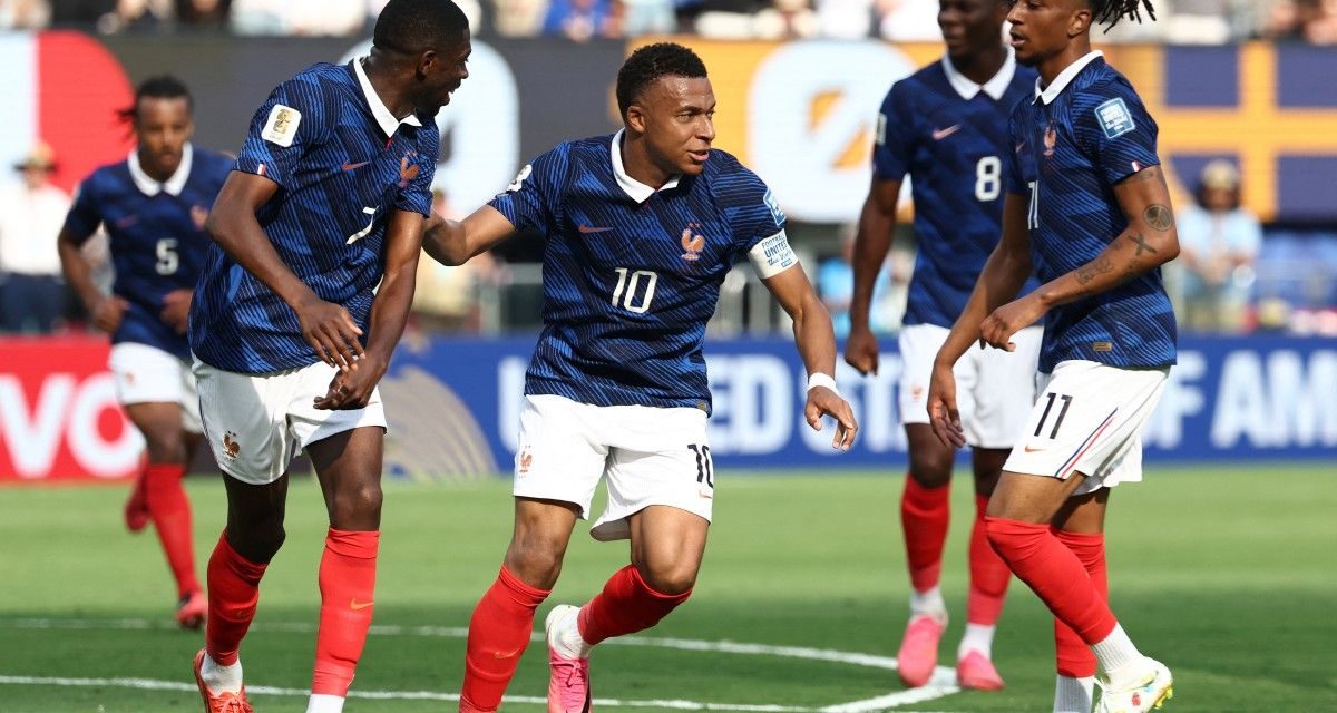 Suporter Ngamuk! Wasit Argentina Pimpin Laga Prancis Vs Maroko
