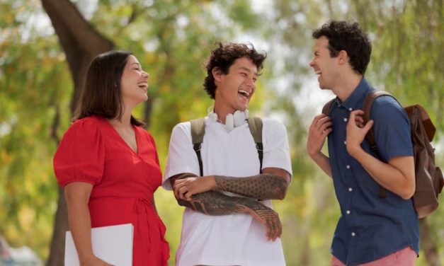 Kenali Friend Bombing, Modus Berteman Yang Bikin Rumpil