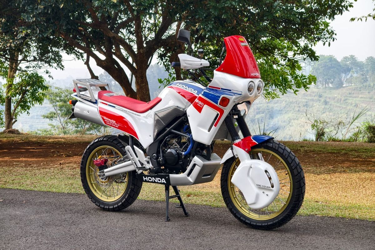 CB150R Pangrango: Mahakarya Tourer Ringkas Mr Kuztom