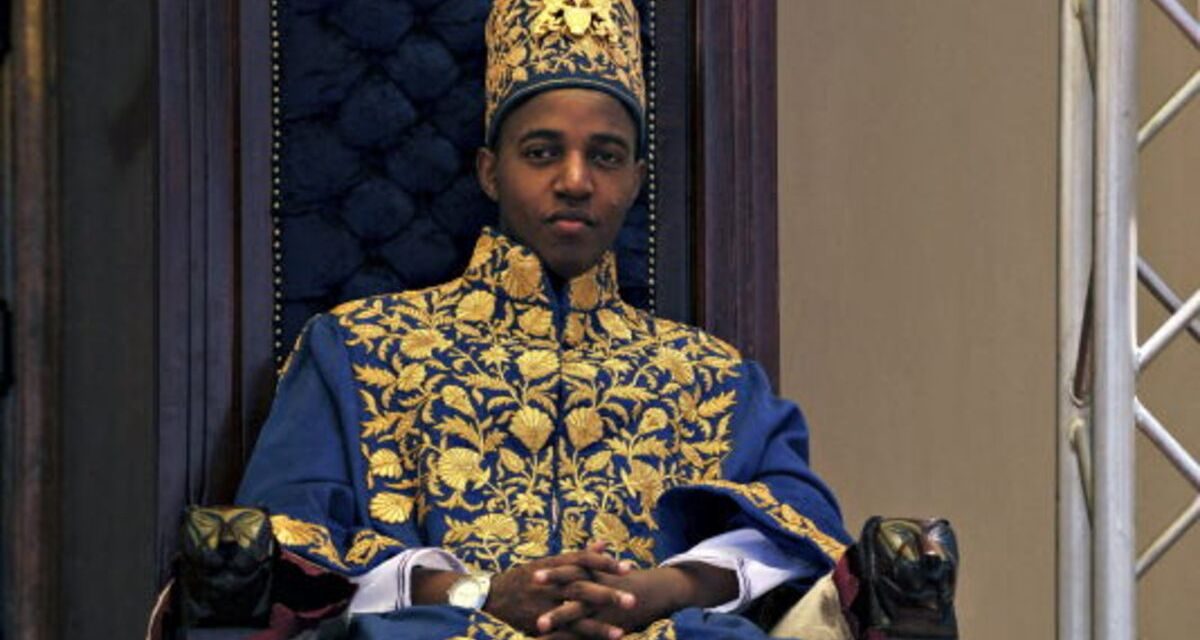 Raja Termuda Meninggal, Presenter TV Naik Takhta Di Uganda