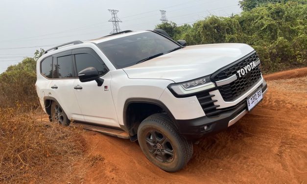 Bedah Interior Mewah Land Cruiser 300 GR Sport
