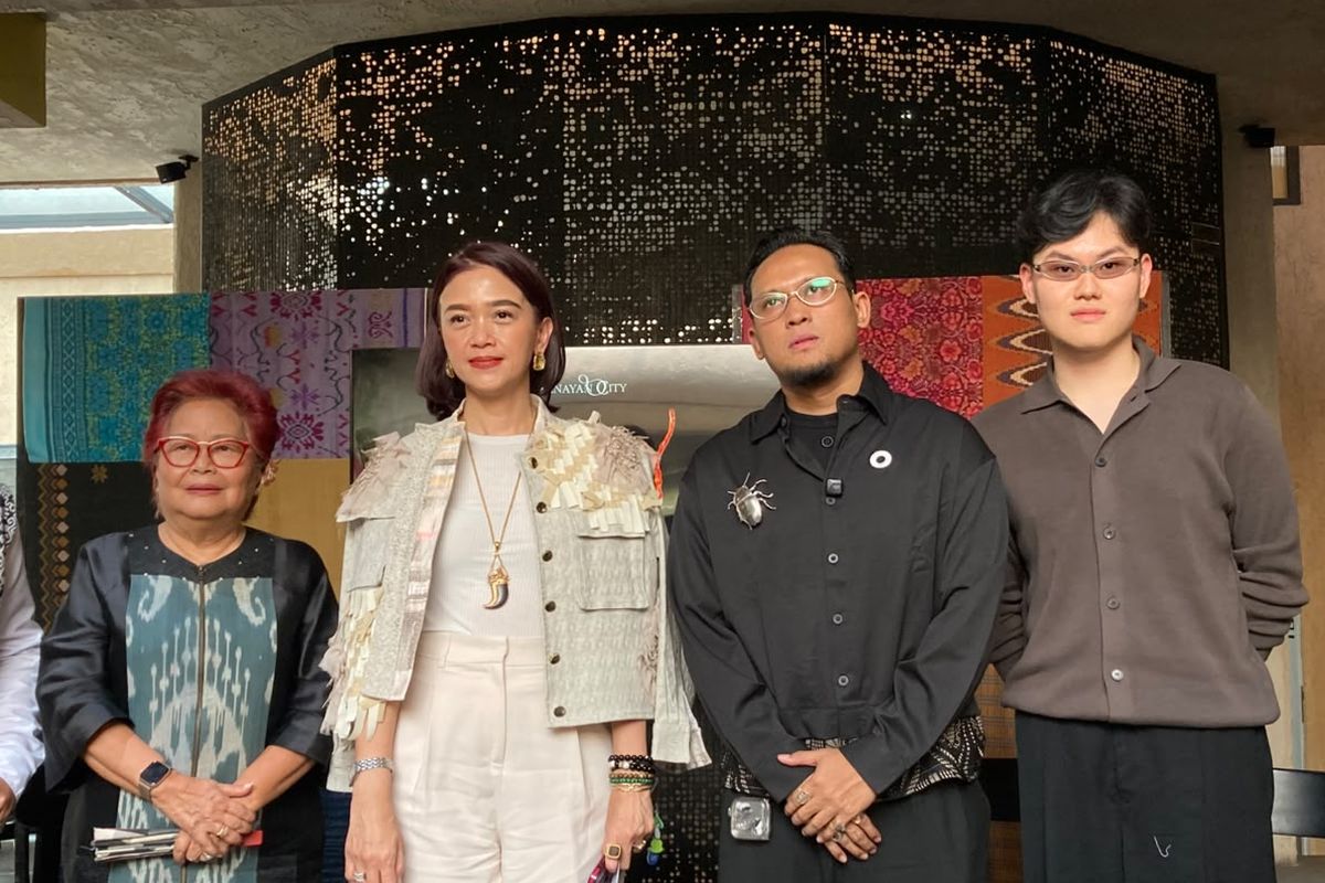 Cita Tenun Indonesia Unjuk "Lungsara" Di Fashion Nation