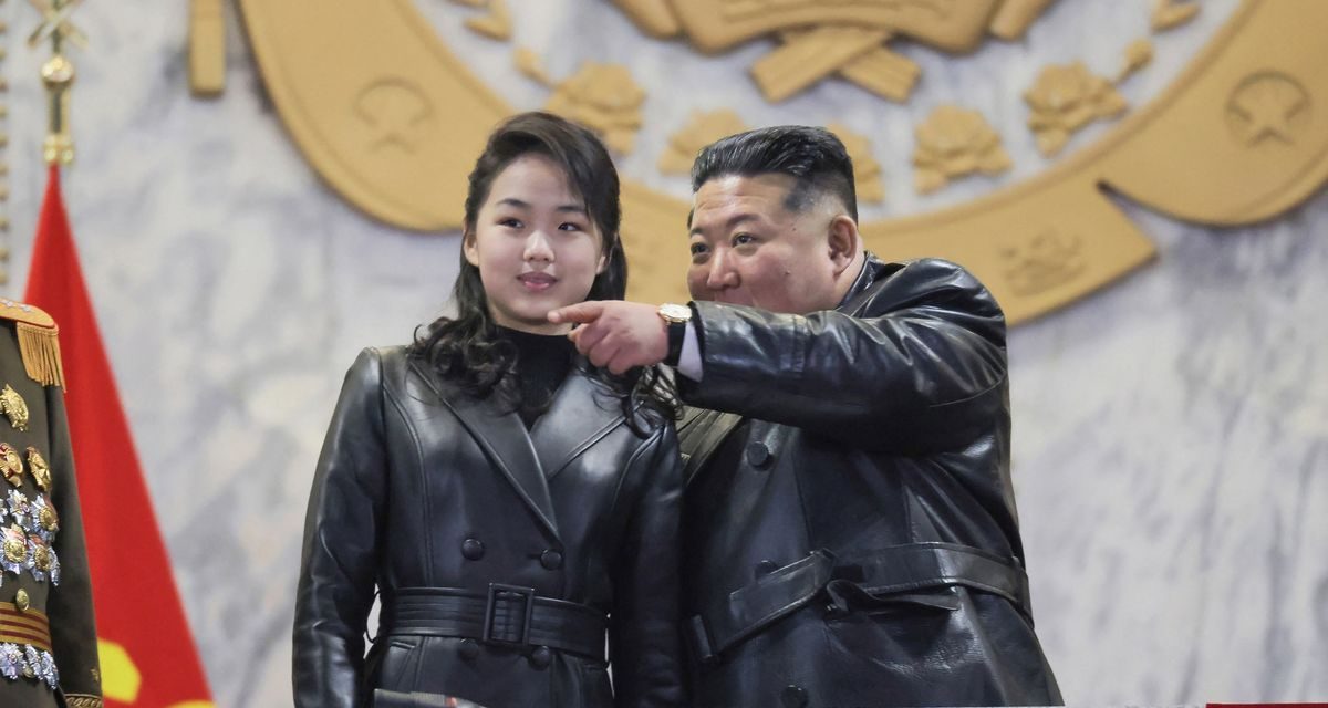 Di Isukan Meninggal, Foto Terbaru Kim Jong Un Akhirnya Rilis